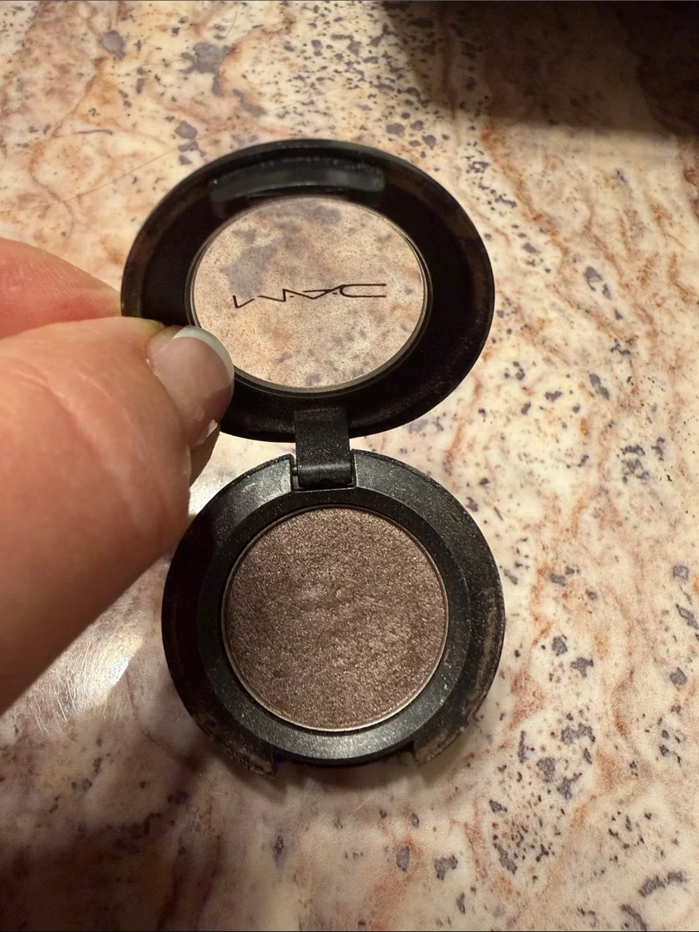 MAC Cosmetics Single Eyeshadow in Satin  Taupe
